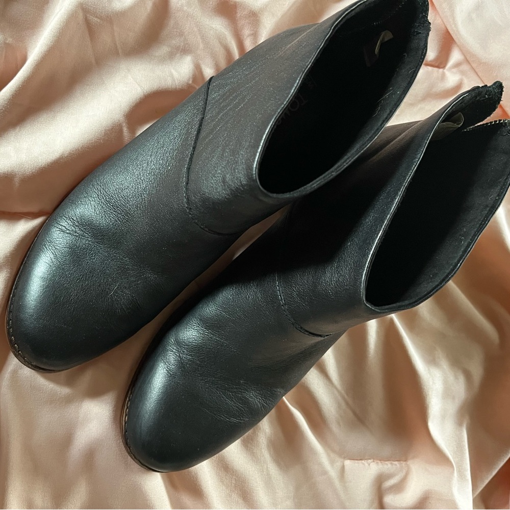 Black TOMS ankle booties - size 9.5